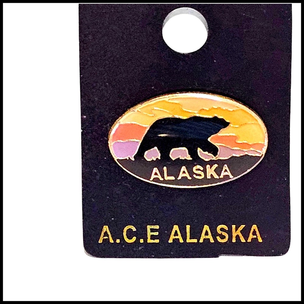 ACE Alaska Souvenir Pin Bear Sunset Enamel Brooch Lapel Travel Gift